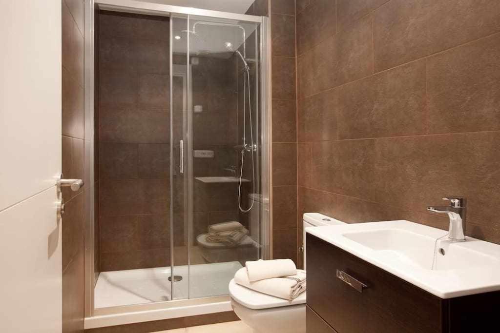 Apart Centrico Con Terraza En Gracia Barcelona Bagian luar foto