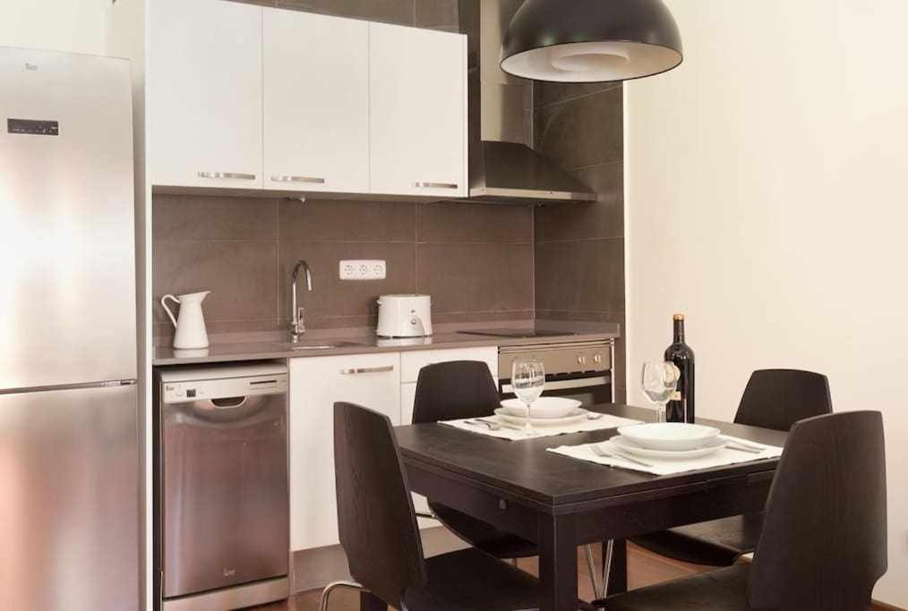 Apart Centrico Con Terraza En Gracia Barcelona Bagian luar foto