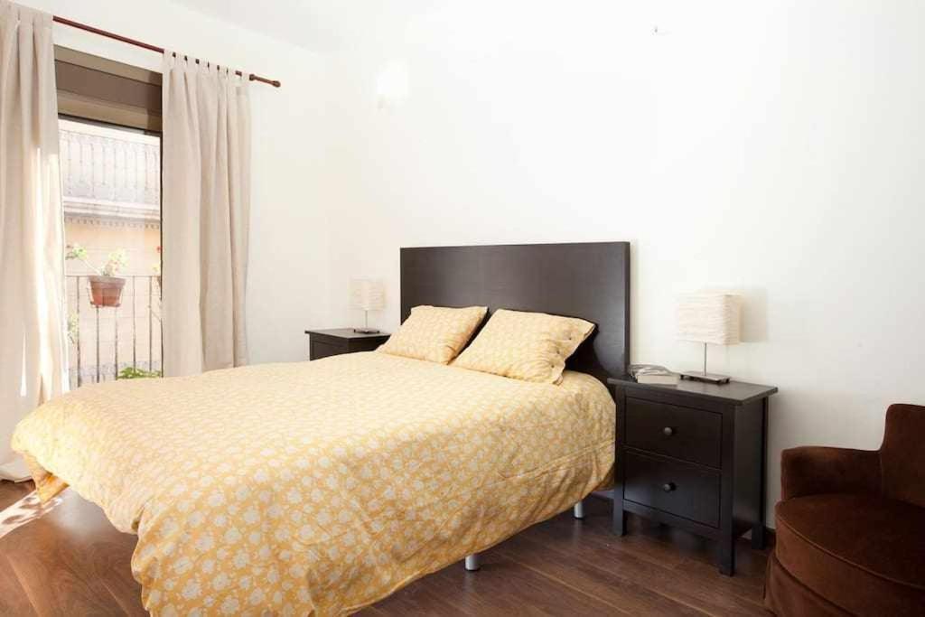 Apart Centrico Con Terraza En Gracia Barcelona Bagian luar foto